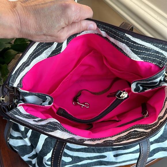 🎄♥️ Dooney & Bourke Canvas Zebra Victoria Bag, Pink Lining ♥️🎄 - Picture 15 of 16